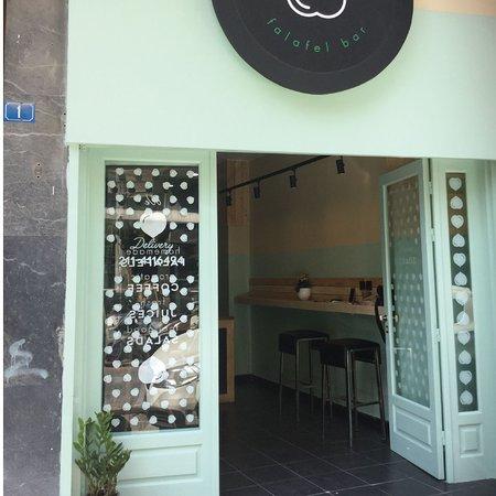 falafel bar To Revithi